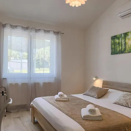 Semesterbostad San Demich