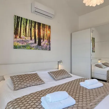 San Demich Semesterbostad *